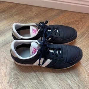 New balance sneakers size w9.5